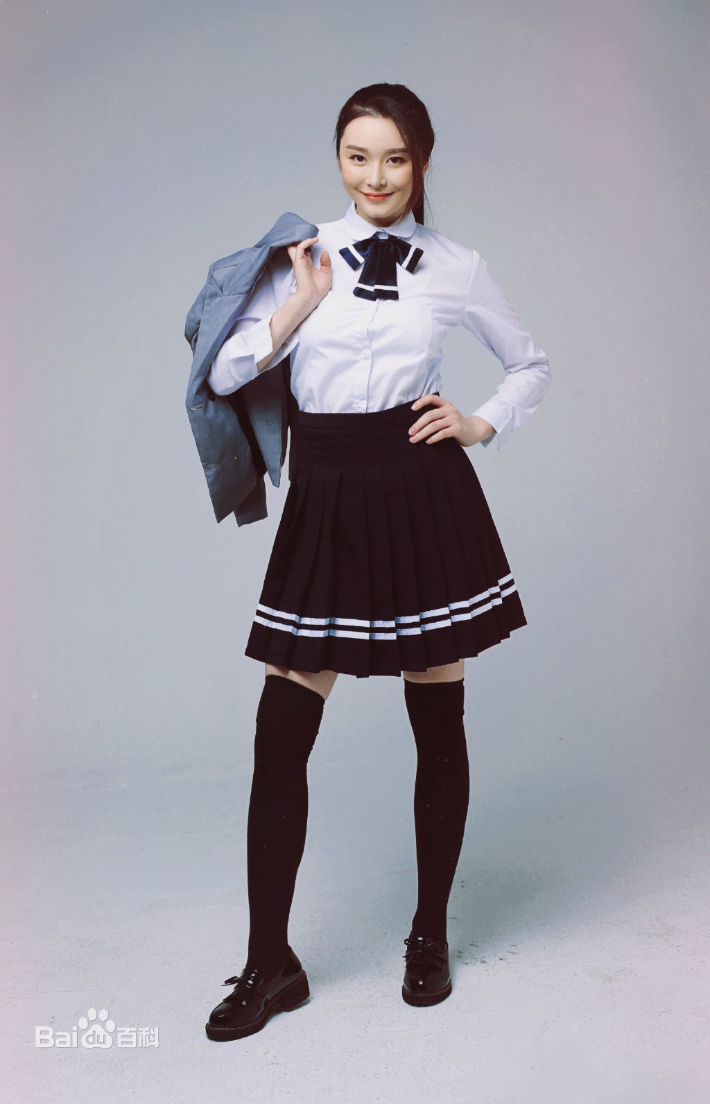 李萌萌(LiMengmeng)《极道校园》饰陈心儿最新剧照