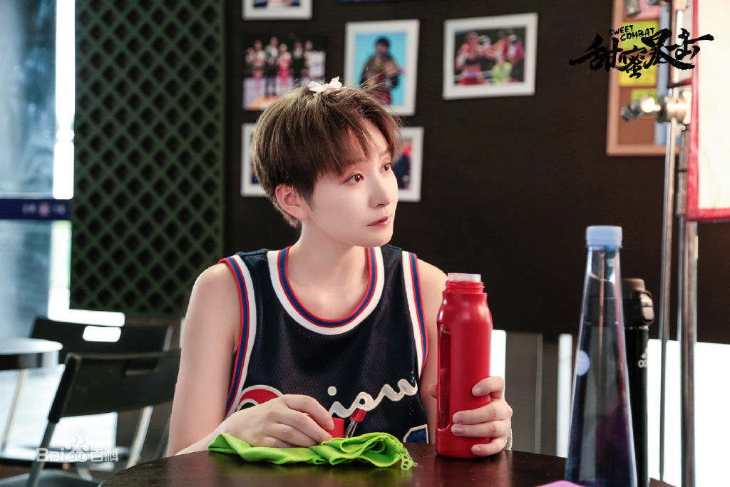 最新李萌萌(LiMengmeng)在《甜蜜暴击》饰程亚楠中的壁纸
