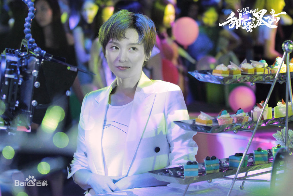 最新李萌萌(LiMengmeng)在《甜蜜暴击》饰程亚楠中的壁纸