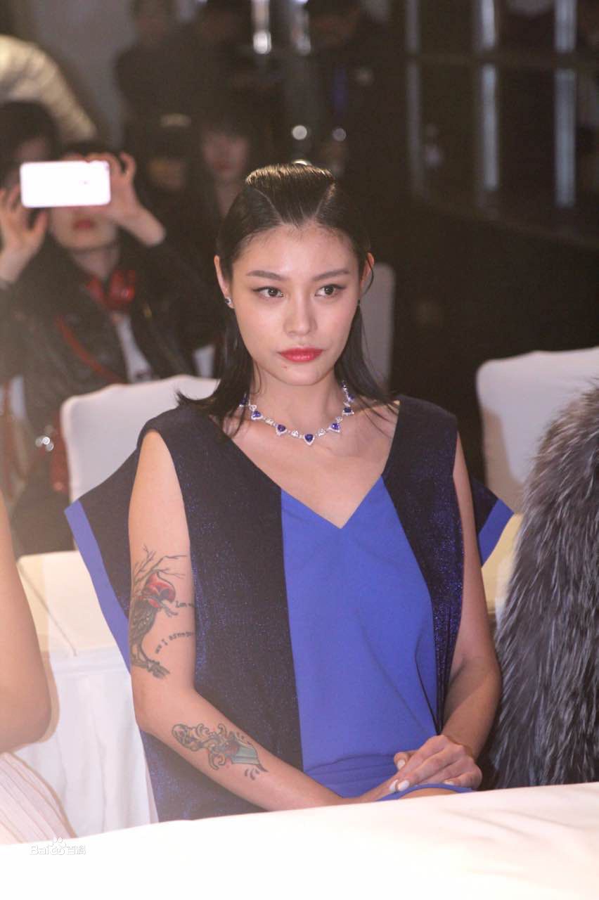 葛荟婕出席活动素颜照相册