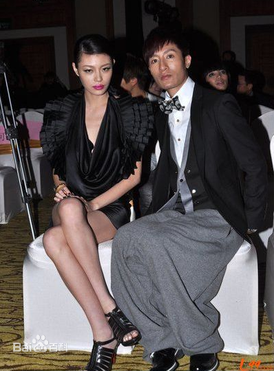 葛荟婕出席活动素颜照相册