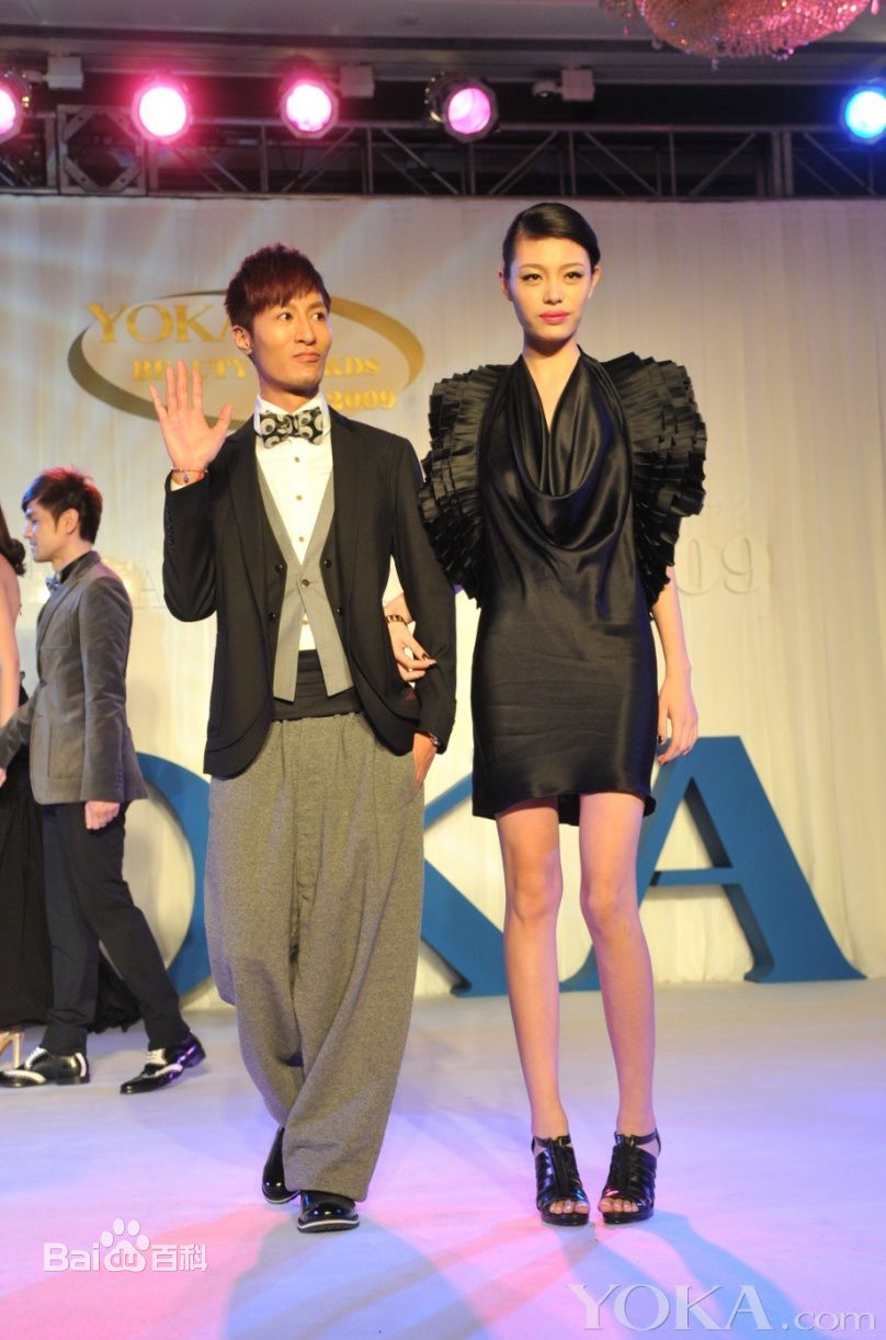 葛荟婕出席活动素颜照相册