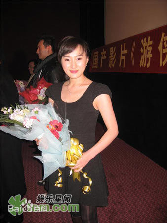 牛梦尧出席活动性感图片壁纸