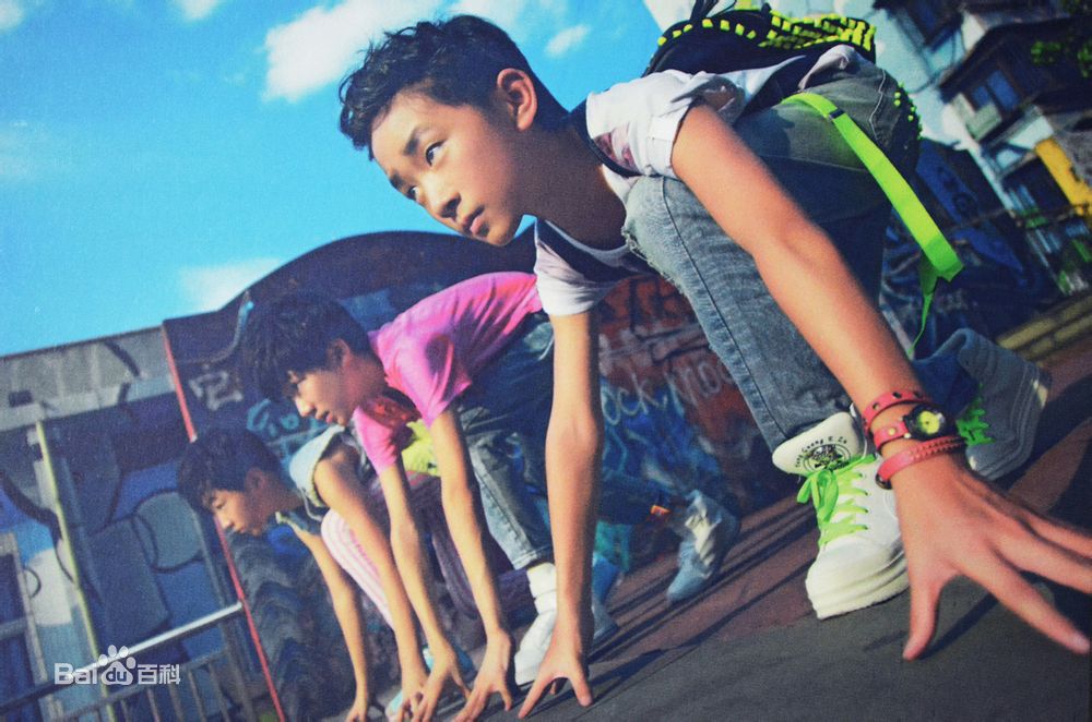 高清加油男孩组合(TFBOYS)性感图片