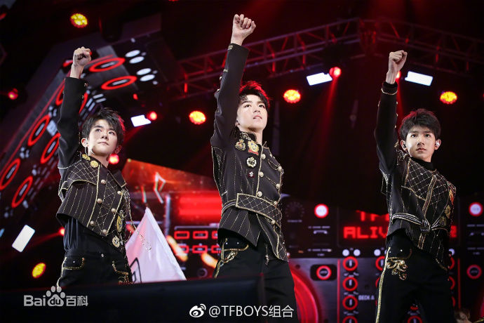 高清加油男孩组合(TFBOYS)性感图片