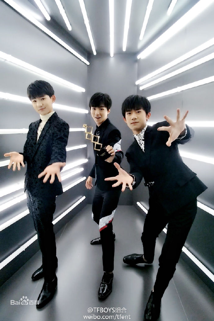 高清加油男孩组合(TFBOYS)性感图片