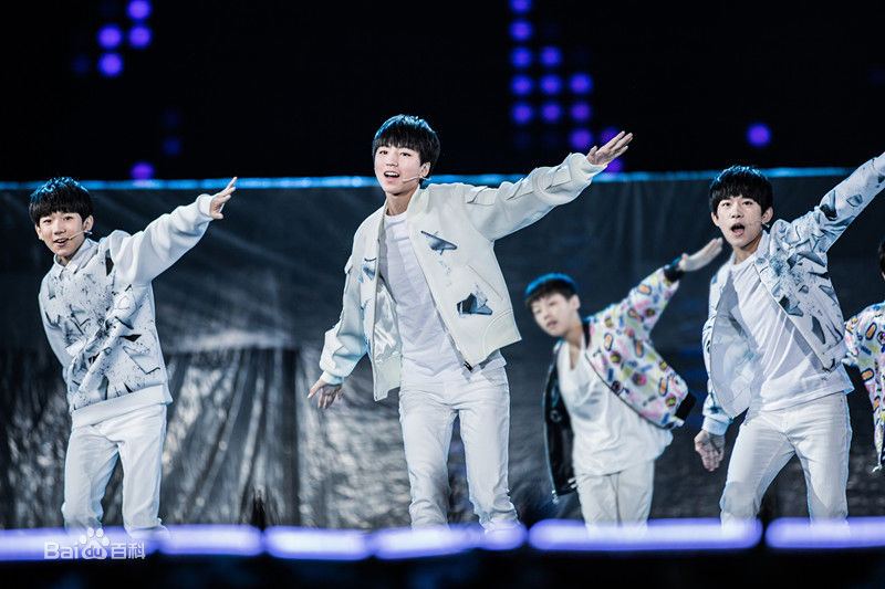 加油男孩组合(TFBOYS)参与活动素颜照壁纸