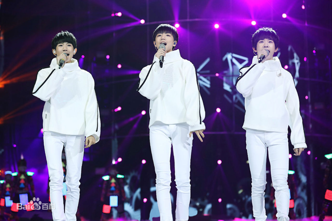 加油男孩组合(TFBOYS)参与活动素颜照壁纸