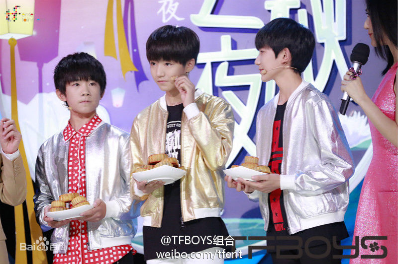 加油男孩组合(TFBOYS)参与活动素颜照壁纸