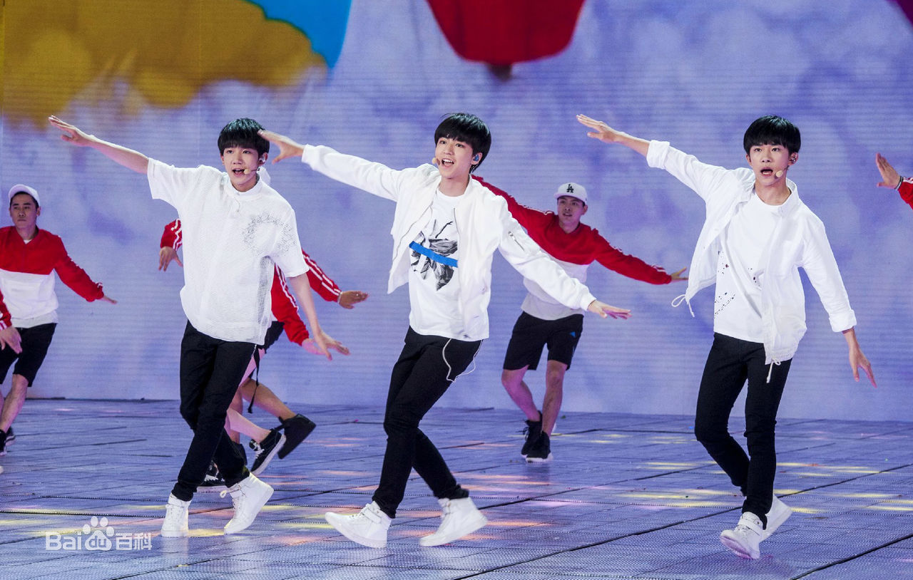 加油男孩组合(TFBOYS)参与活动素颜照壁纸