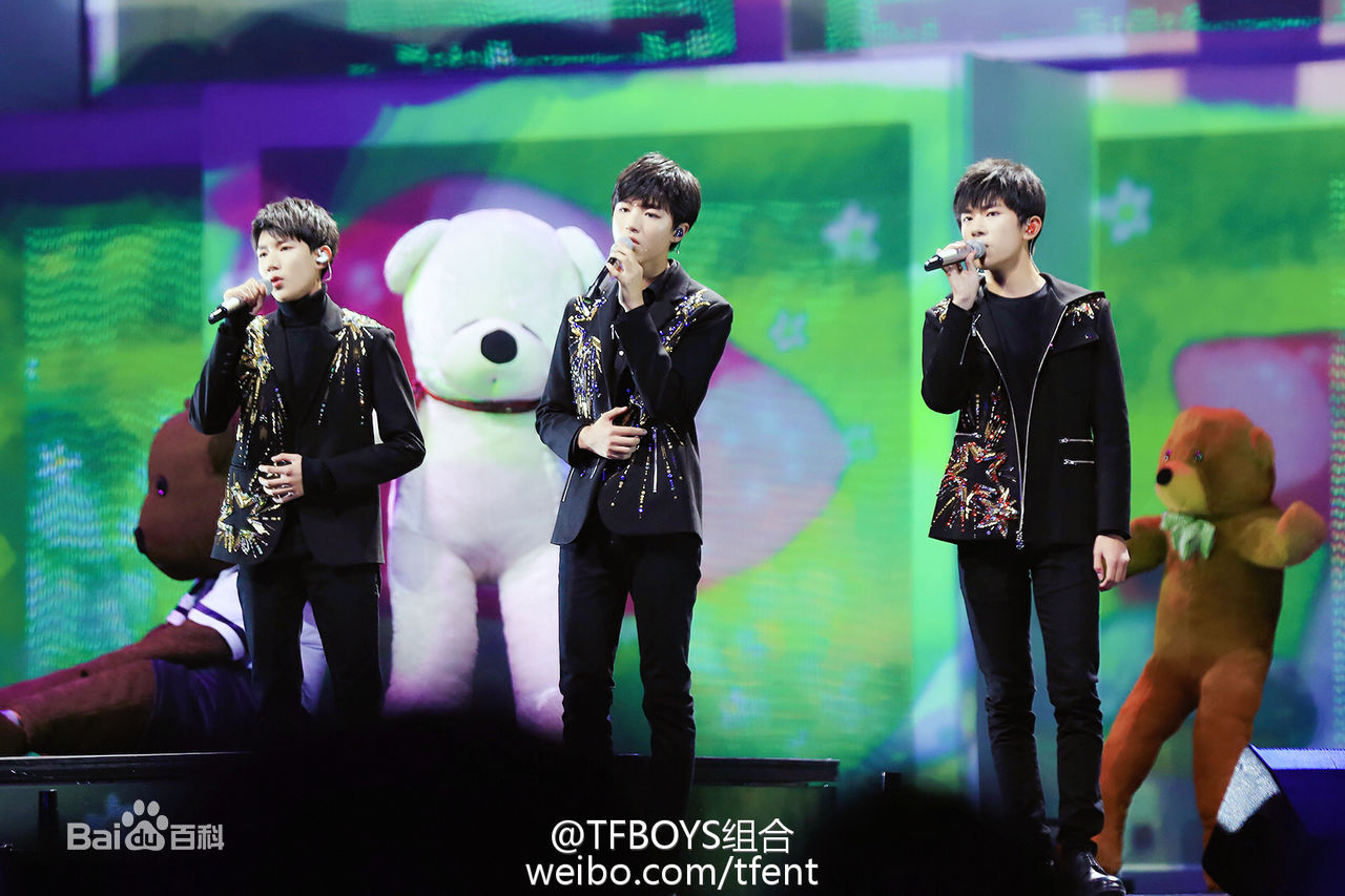 加油男孩组合(TFBOYS)参与活动素颜照壁纸