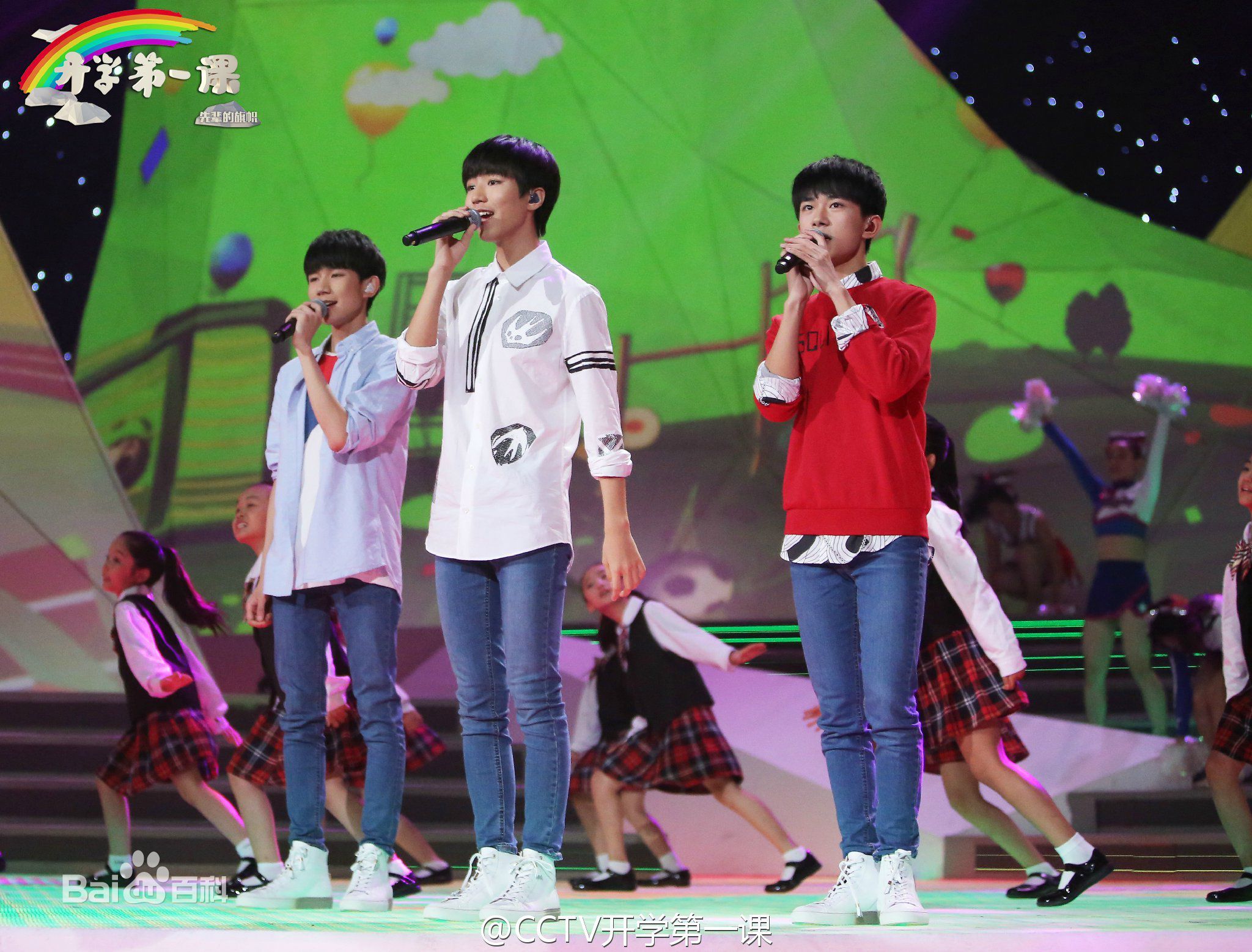 加油男孩组合(TFBOYS)参与活动素颜照壁纸