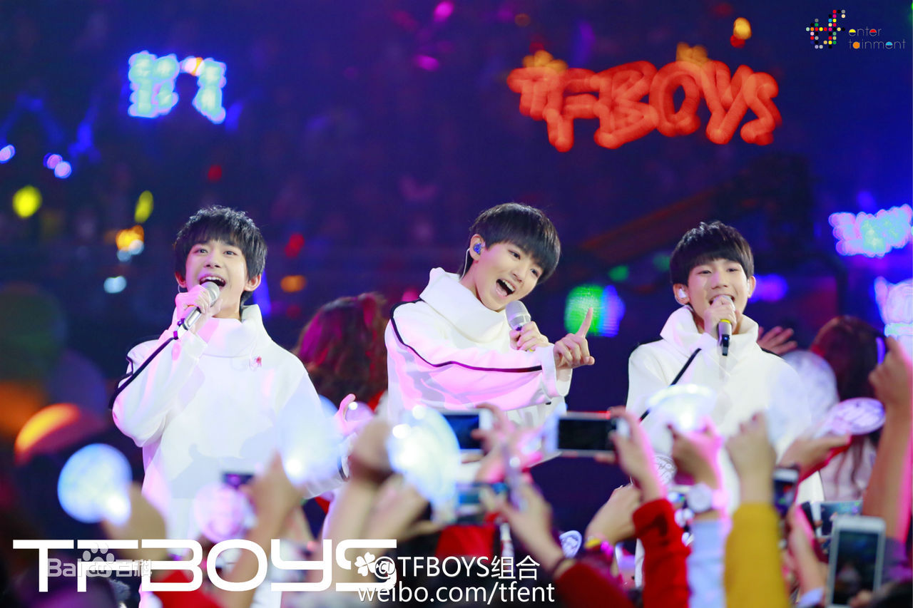 加油男孩组合(TFBOYS)参与活动素颜照壁纸