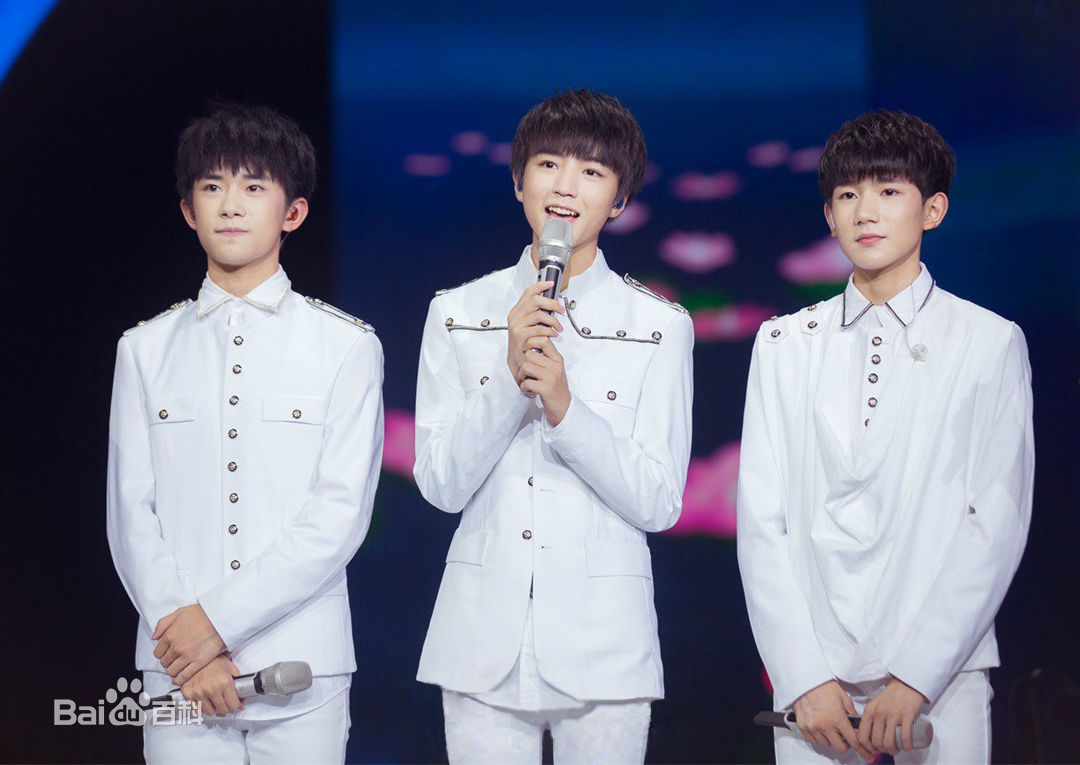 加油男孩组合(TFBOYS)参与活动素颜照壁纸