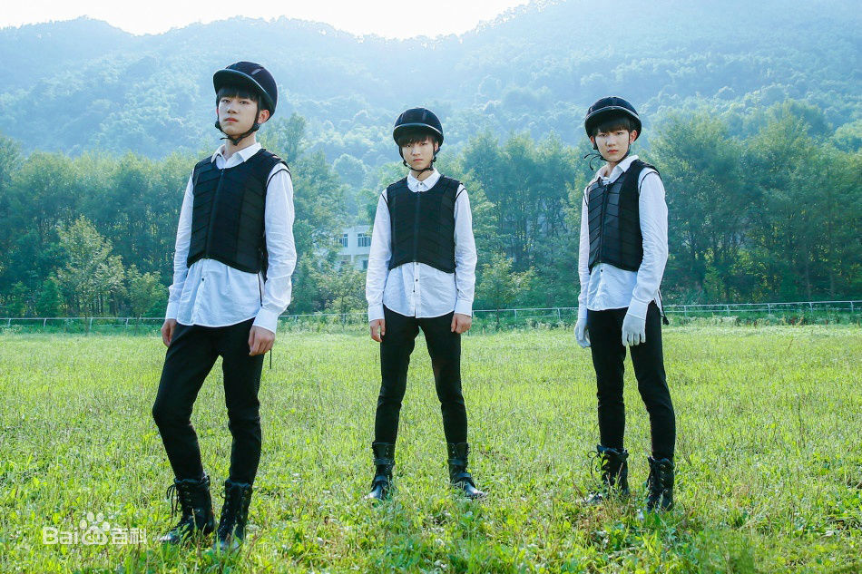 加油男孩组合(TFBOYS)高清2017台历等图集