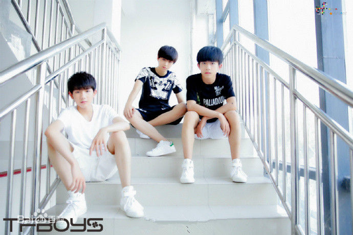 最优质加油男孩组合(TFBOYS)在《时尚芭莎》等中的