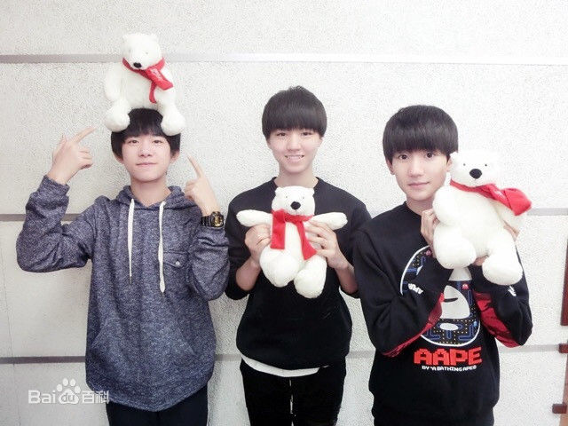 最优质加油男孩组合(TFBOYS)在《时尚芭莎》等中的