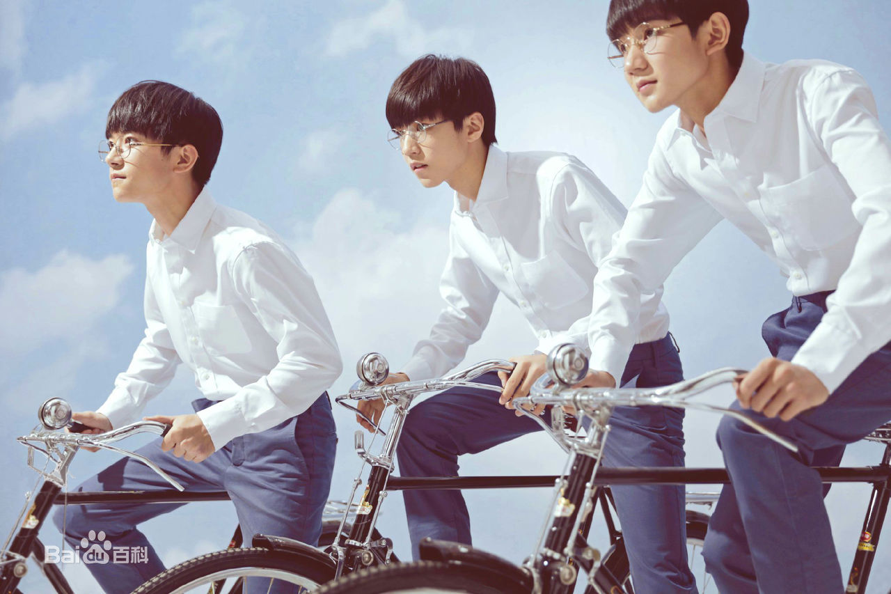 最优质加油男孩组合(TFBOYS)在《时尚芭莎》等中的