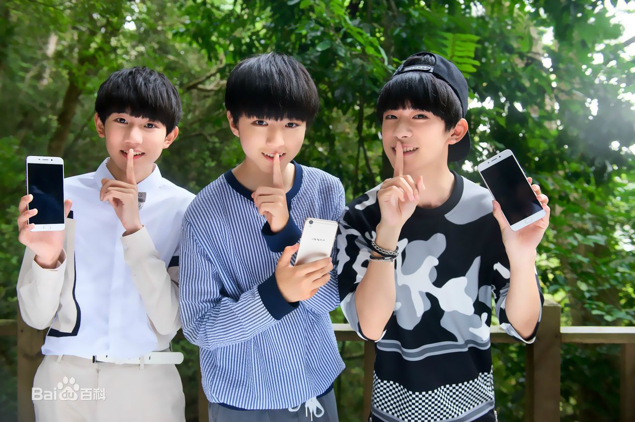 加油男孩组合(TFBOYS)代言生活照