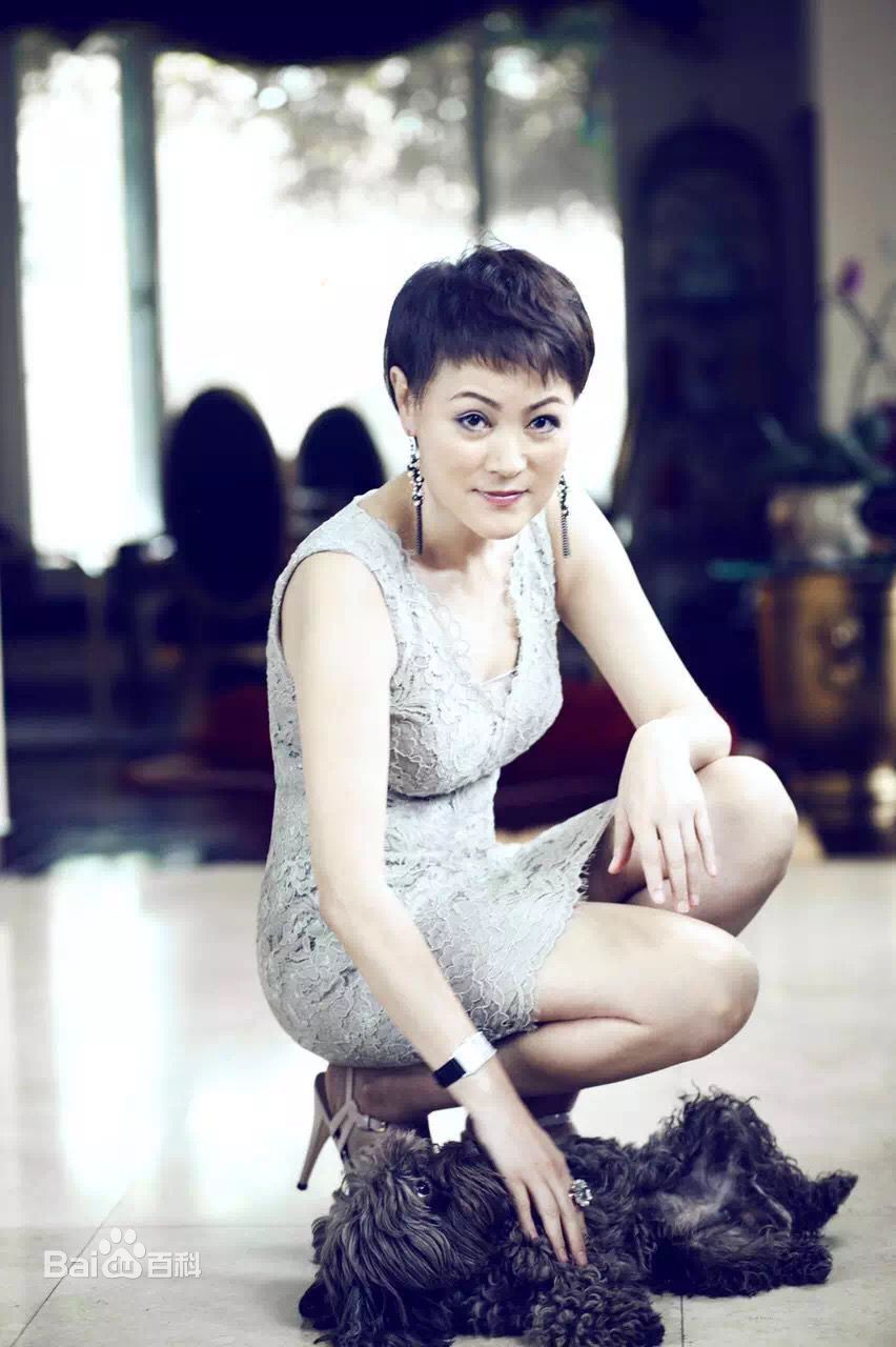 史晓燕(Celia Shi)伊力诺依董事长素颜照壁纸