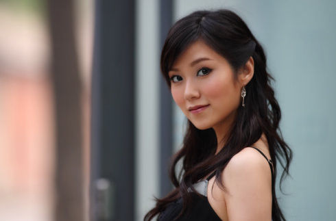 最新黄敏烨性感图片