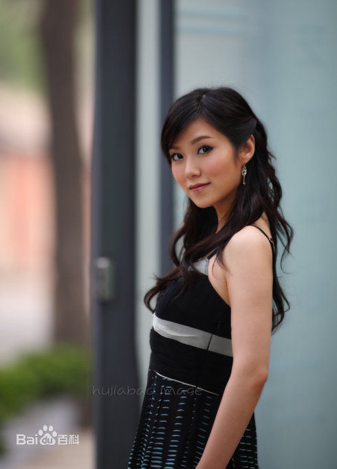 最新黄敏烨性感图片