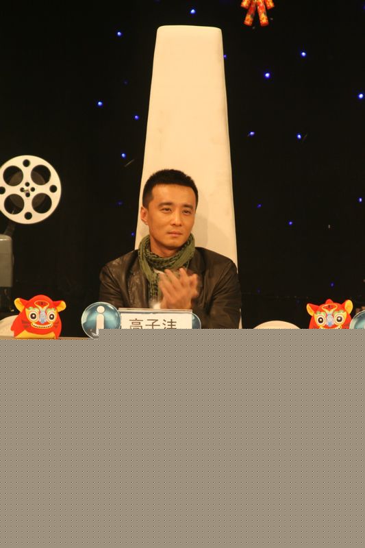 高子沣出席活动前后照片