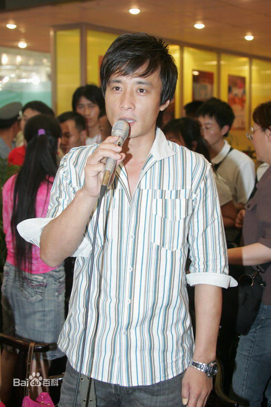 高子沣出席活动前后照片