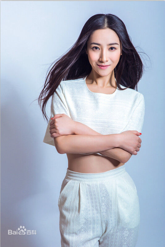 最新何珺性感图片