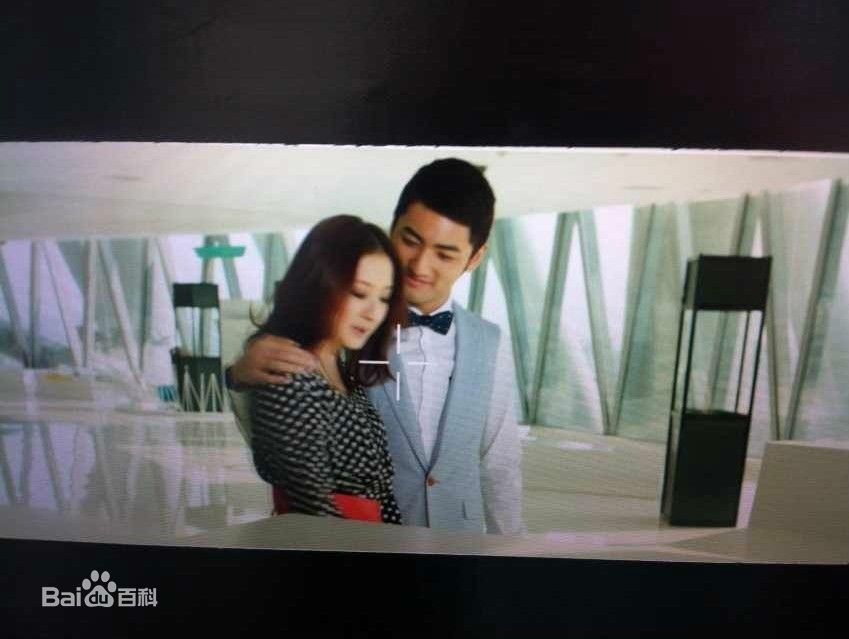 最新何珺性感图片