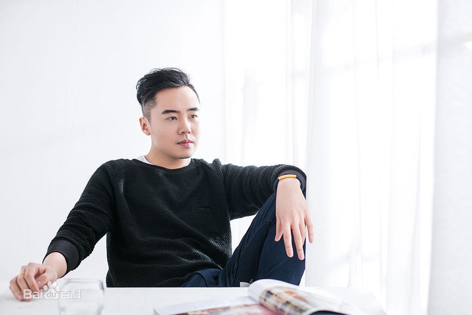 赵晓苏最新纯色壁纸