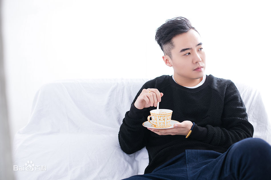 赵晓苏最新纯色壁纸