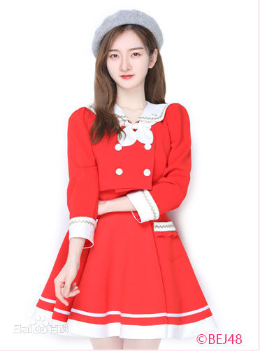 青钰雯(Qing YuWen)公式照前后照片