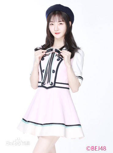 青钰雯(Qing YuWen)公式照前后照片