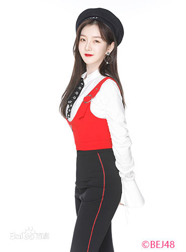 青钰雯(Qing YuWen)公式照前后照片