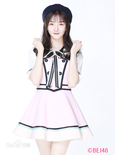 青钰雯(Qing YuWen)公式照前后照片