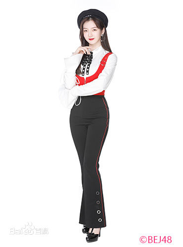 青钰雯(Qing YuWen)公式照前后照片