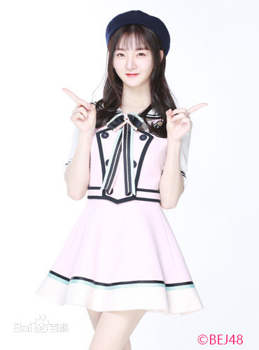 青钰雯(Qing YuWen)公式照前后照片