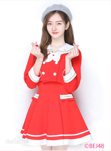 青钰雯(Qing YuWen)公式照前后照片