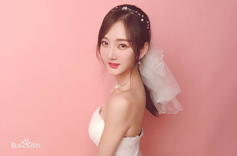 青钰雯(Qing YuWen)前后照片