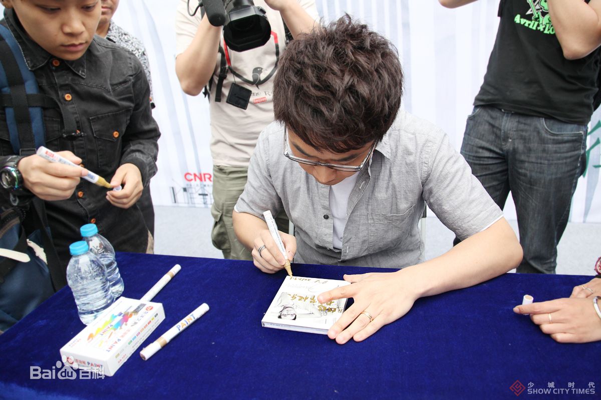 最新王铮亮(Reno Wang)在《听得到的时间》专辑发布会中的壁纸