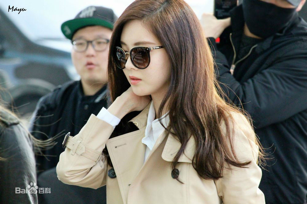 徐珠贤((Seo Ju Hyun)， （Seo Hyun）)机场画报壁纸壁纸