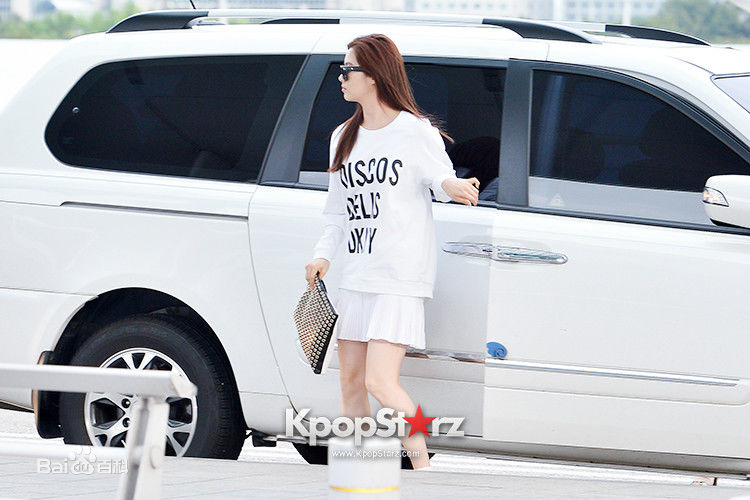 徐珠贤((Seo Ju Hyun)， （Seo Hyun）)机场画报壁纸壁纸