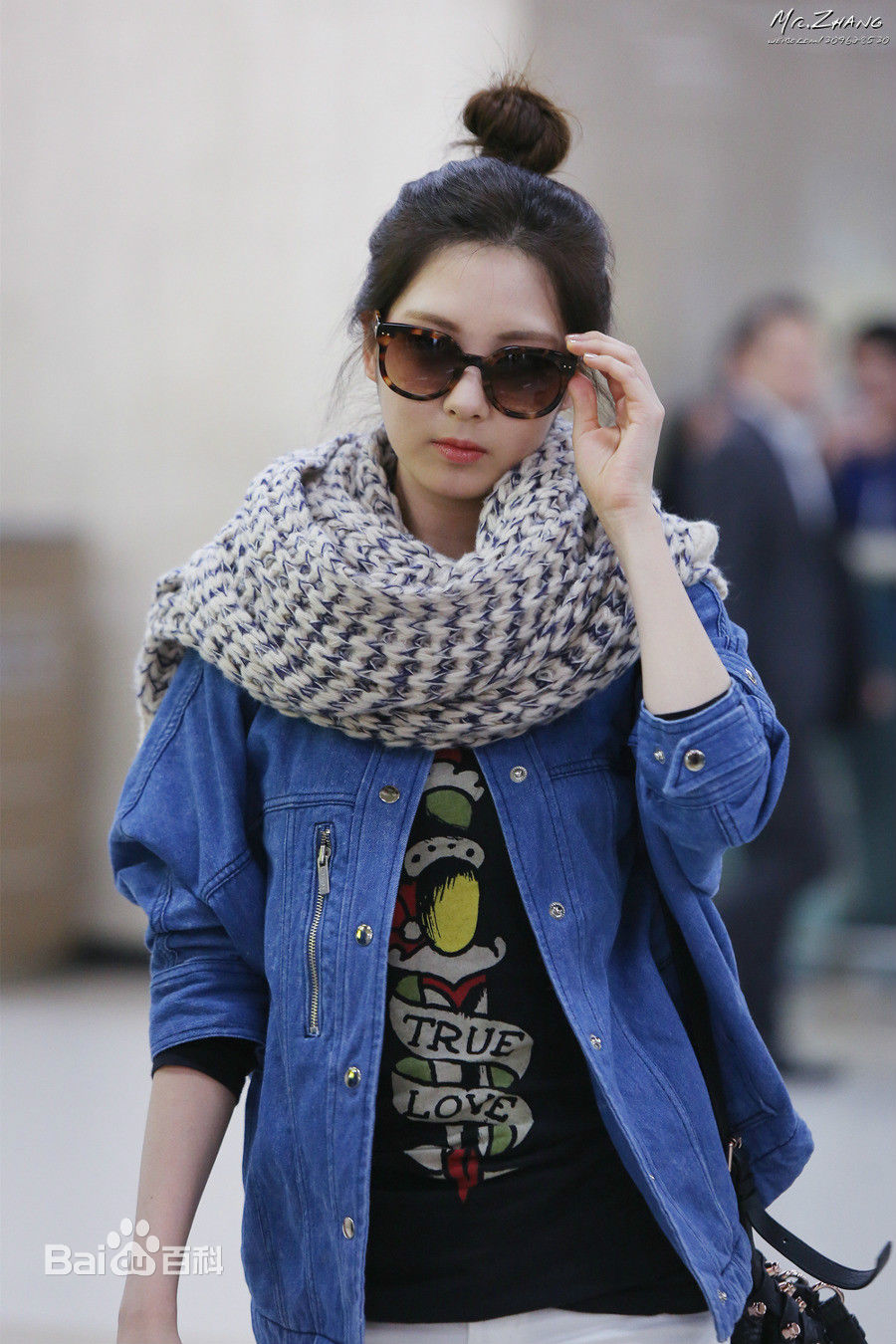 徐珠贤((Seo Ju Hyun)， （Seo Hyun）)机场画报壁纸壁纸