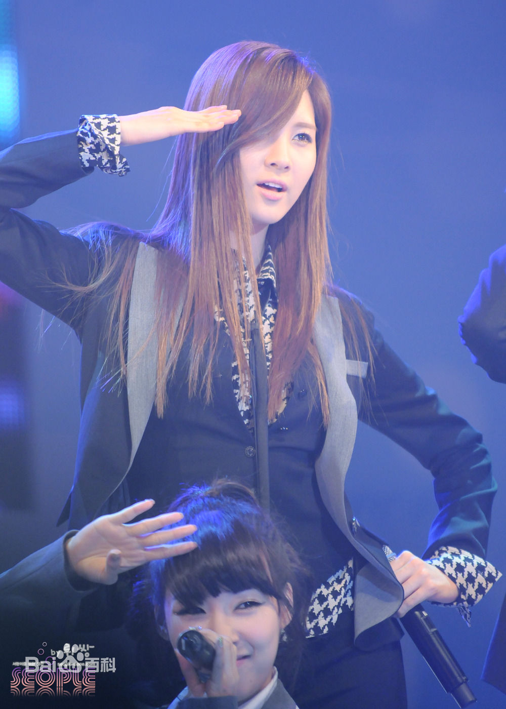 徐珠贤((Seo Ju Hyun)， （Seo Hyun）)贤宝现场舞台生活照