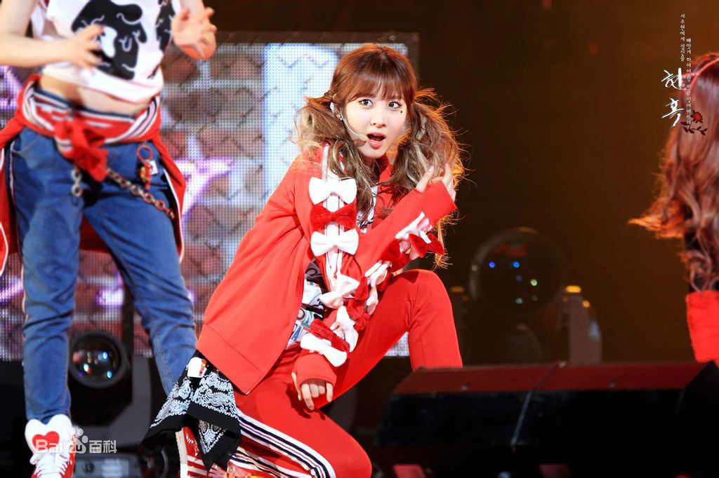 徐珠贤((Seo Ju Hyun)， （Seo Hyun）)贤宝现场舞台生活照