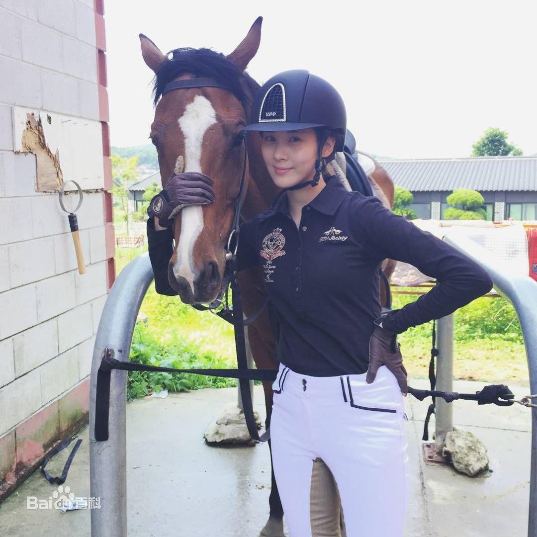 徐珠贤((Seo Ju Hyun)， （Seo Hyun）)徐贤美图前后照片