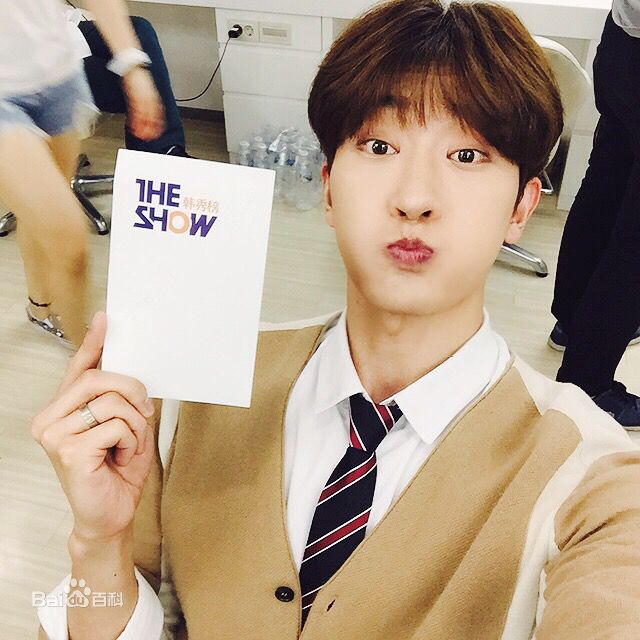 周觅(Zhou Mi、)生活照前后照片