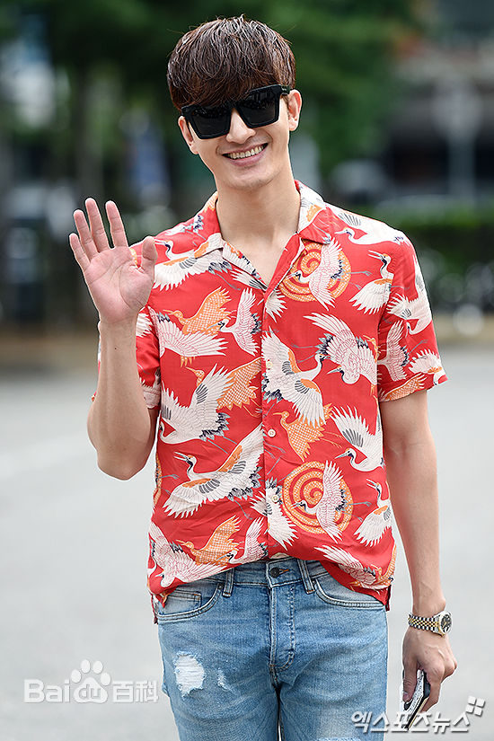 周觅(Zhou Mi、)生活照前后照片