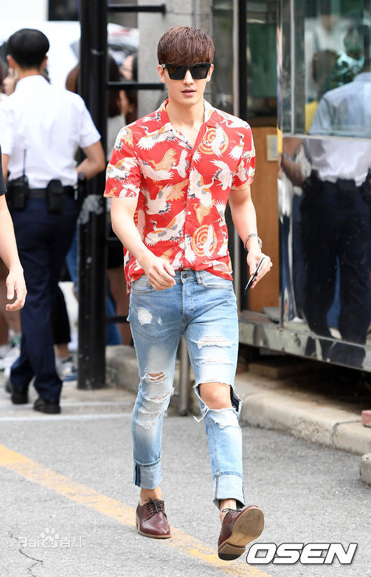 周觅(Zhou Mi、)生活照前后照片